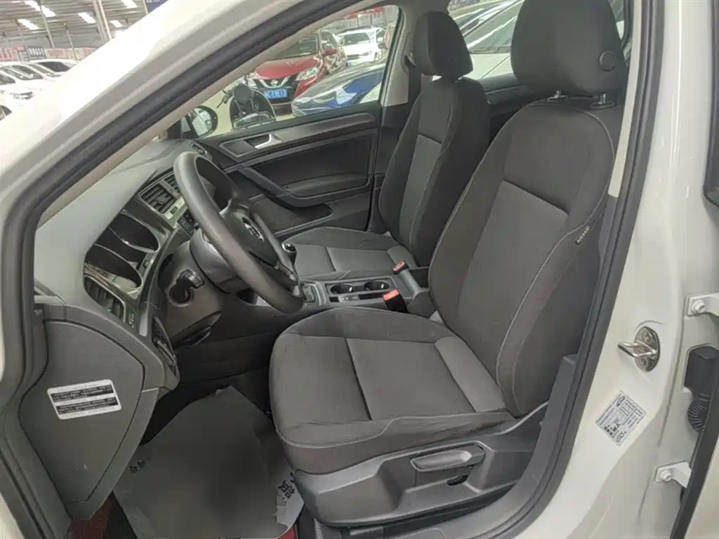 Volkswagen Golf 2016 1.6L Manual Fashion фото 15