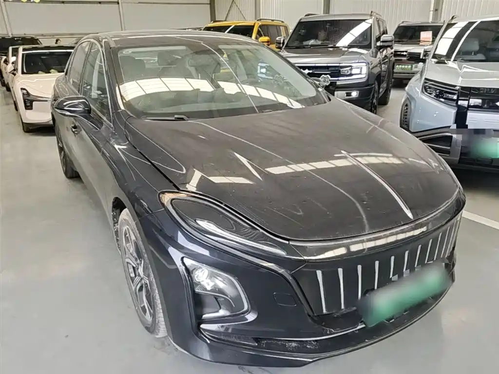 Hongqi E-QM5 2021 Charging Flag Joy Edition фото 4