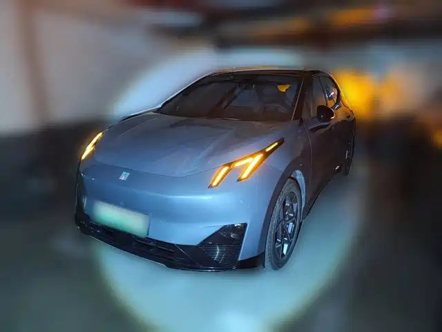 Lynk & Co Z20 2025