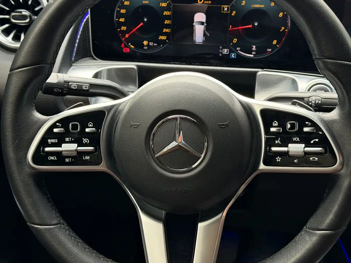 MERCEDES-BENZ GLB