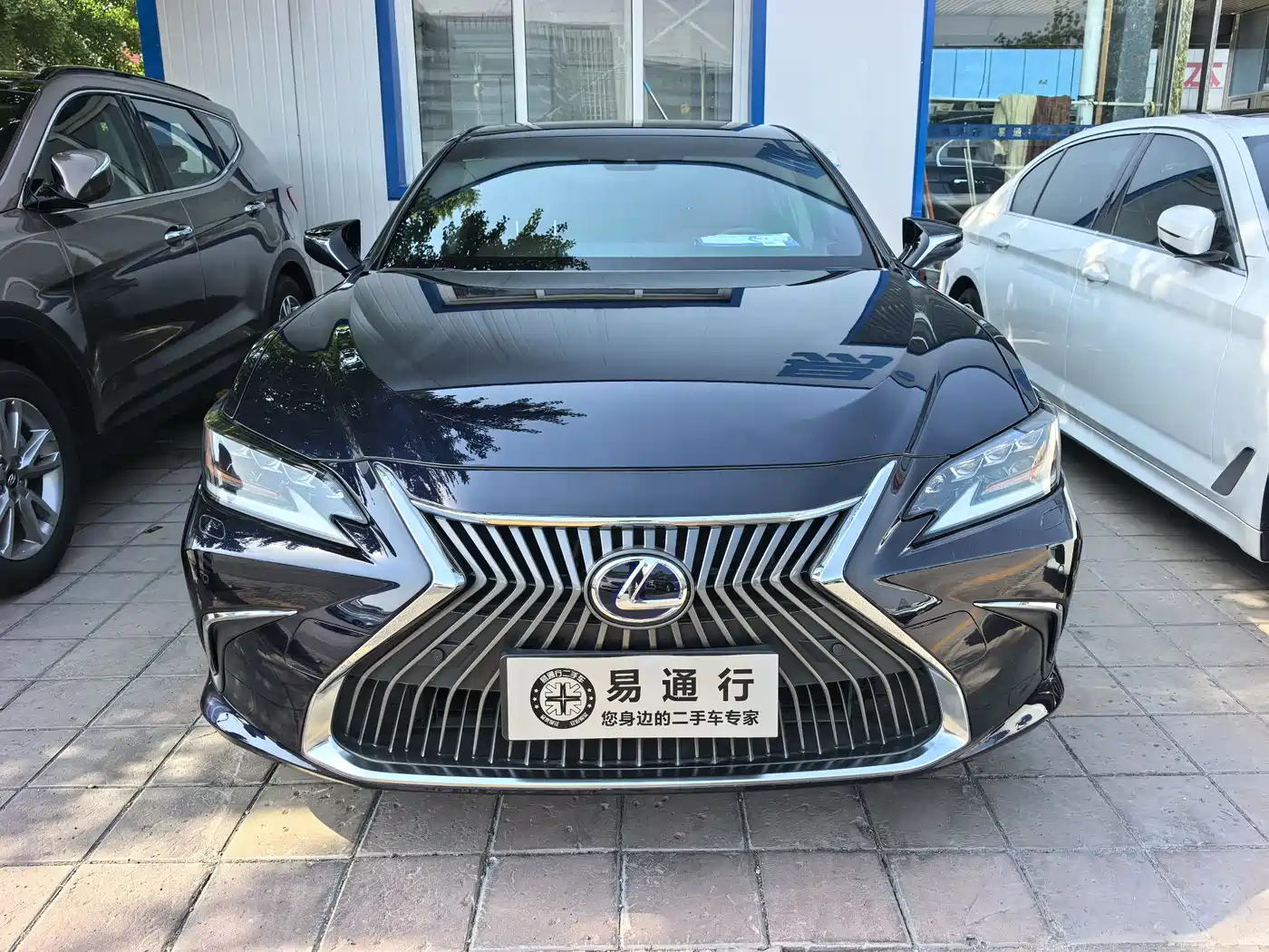 Lexus ES 2018 300h Premium Edition China V фото 2