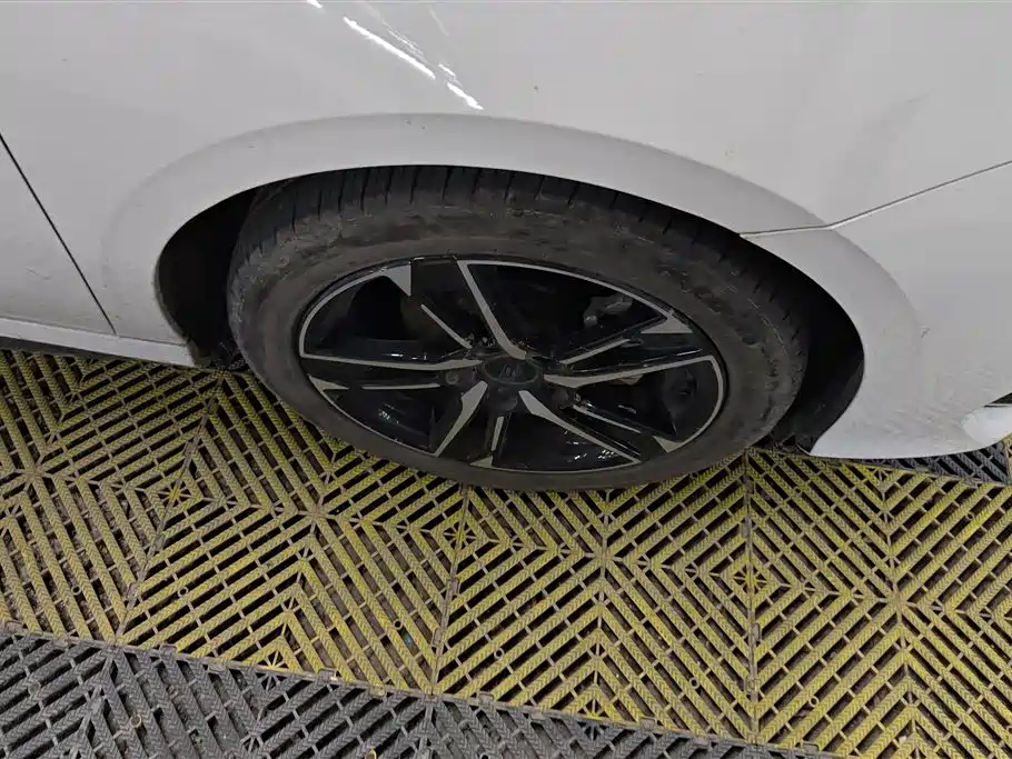 GEELY AUTOMOBILE BINRUI