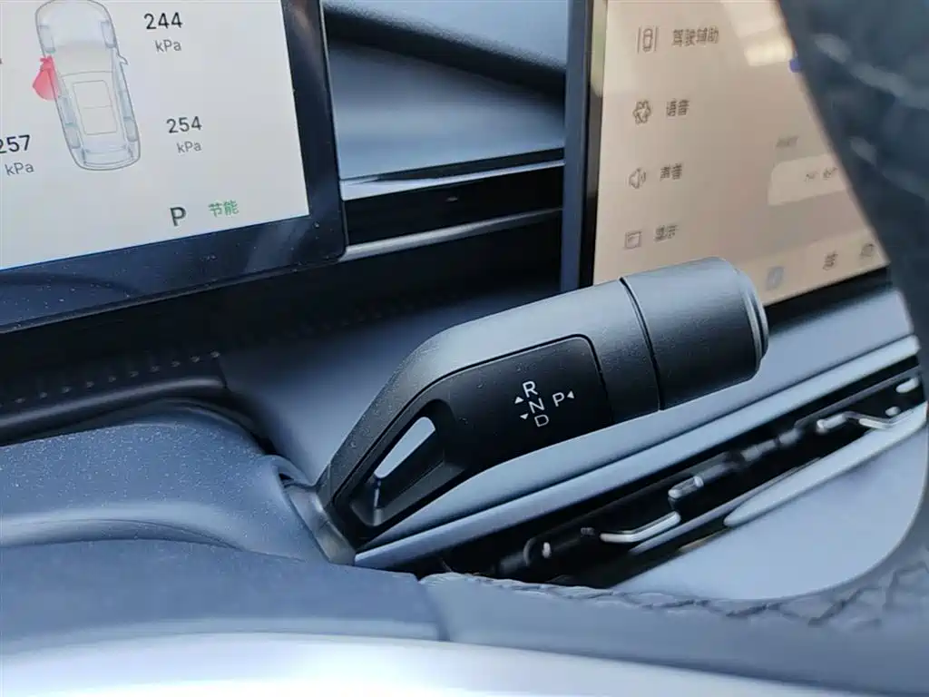 Geely Galaxy Galaxy E5 2026 530km Voyager Edition фото 14