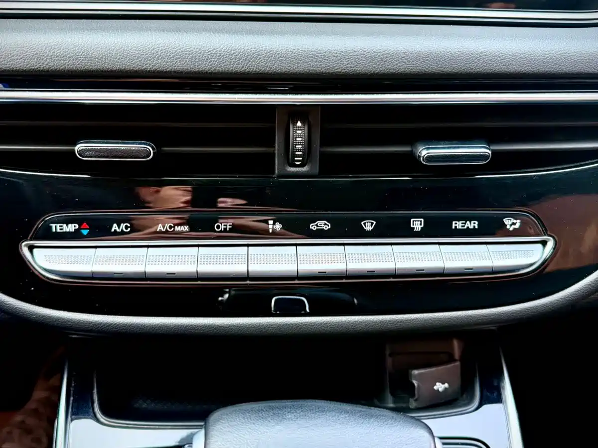 GAC Trumpchi Trumpchi M6 2021 270T DCT Elite Edition (7-Seater) фото 21