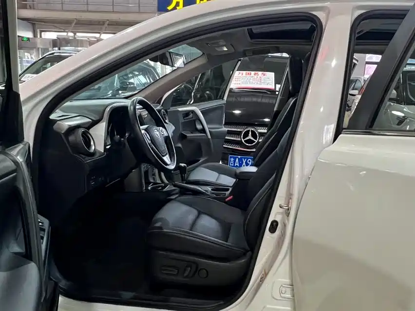 Toyota RAV4 Rongfang 2016 2.5L Automatic 4WD Elite фото 19