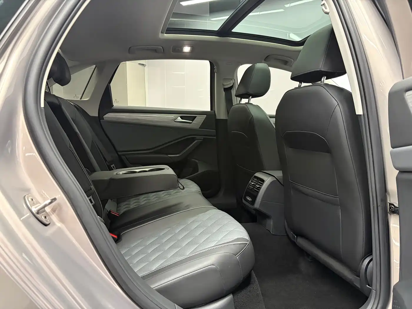 Volkswagen Sagitar 2023 280TSI DSG Excellence Plus Edition фото 13