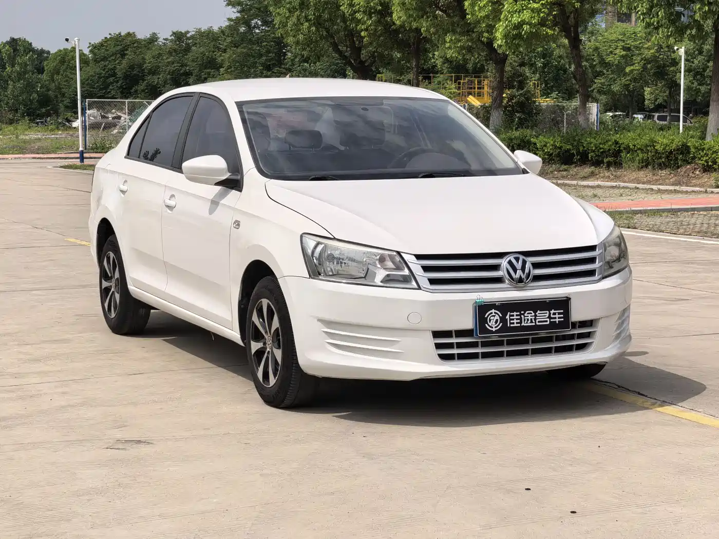 Volkswagen Santana 2013 1.6L Automatic Trend Edition фото 3