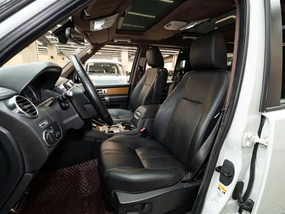Land Rover Discovery 2012 3.0 SDV6 HSE Diesel фото 7