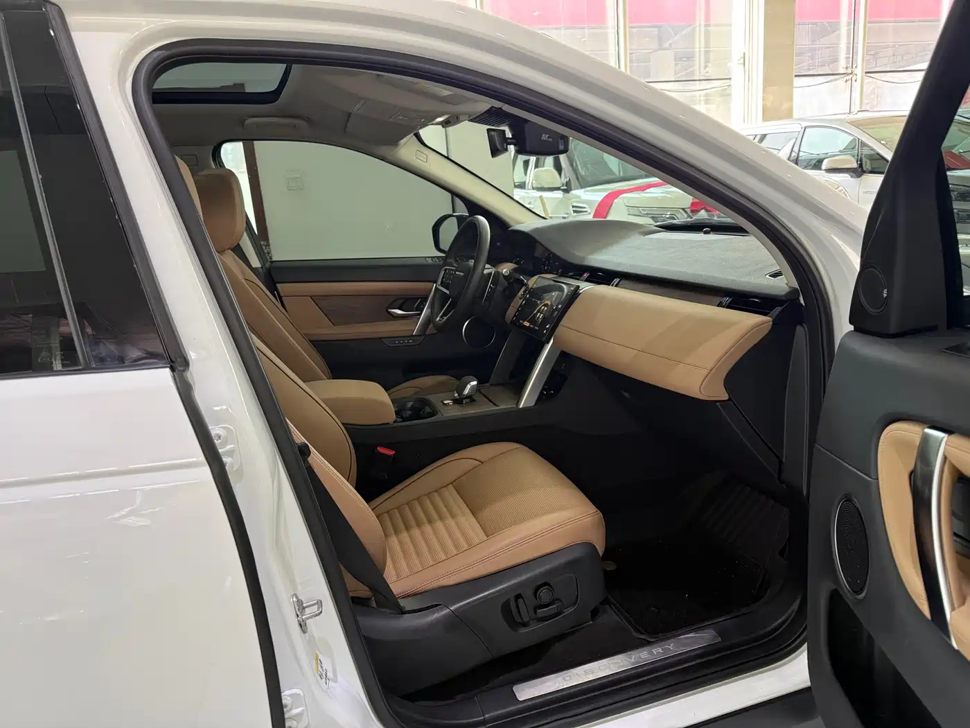 Land Rover Discovery Sport 2024 Performance Technology Edition фото 8