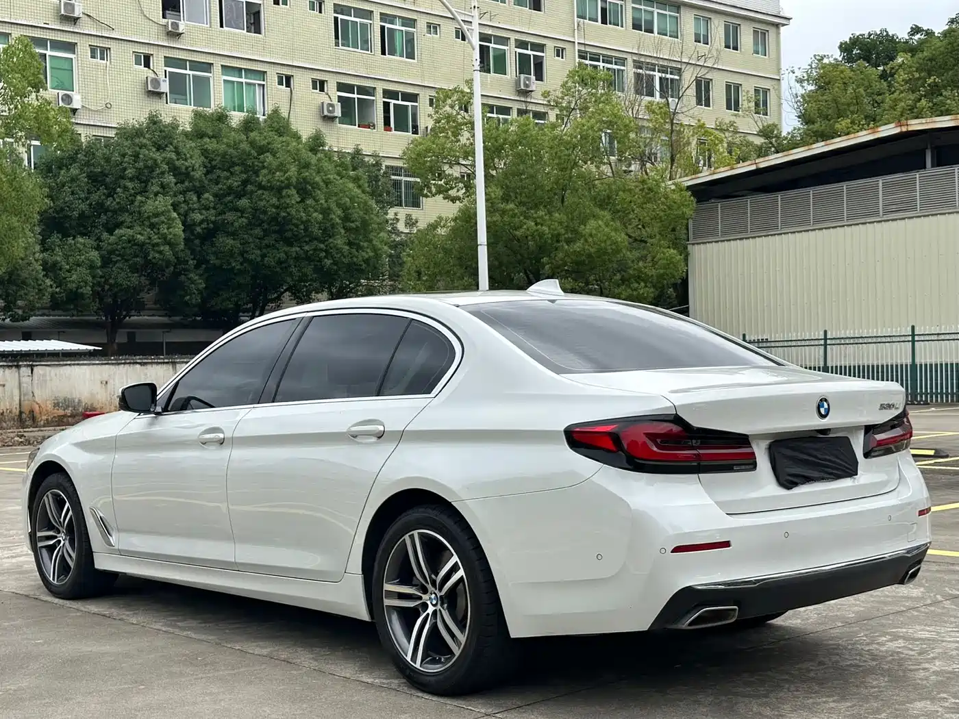 BMW 5-SERIES
