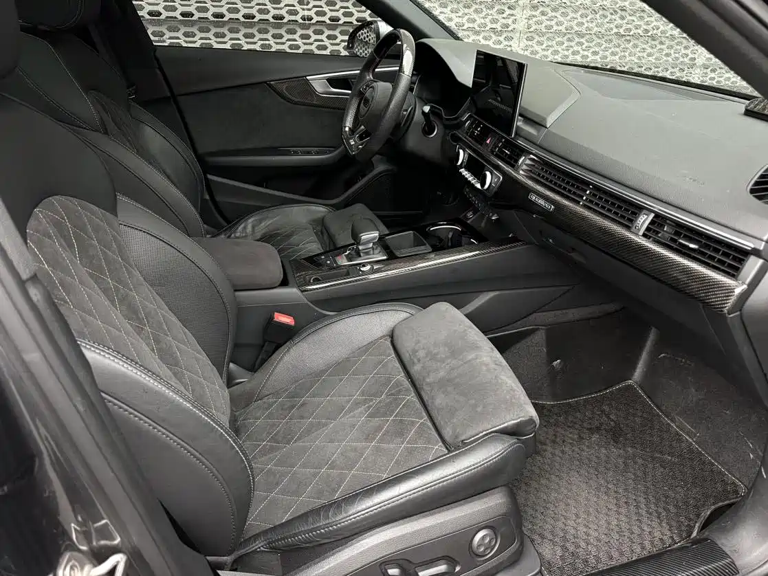 Audi A4L 2020 40 TFSI quattro Luxury Dynamic фото 8