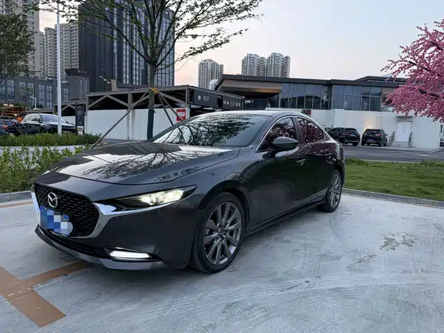 Mazda 3 Axela 2022
