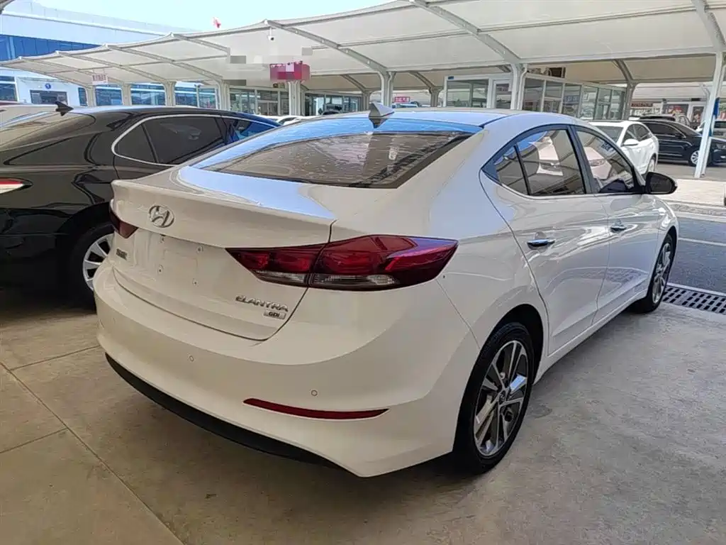 Hyundai Elantra 2016 Model 1.6L Automatic Smart Elite фото 7