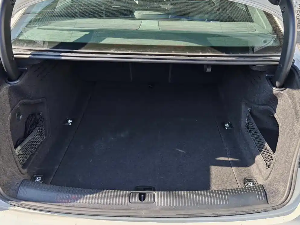 Audi A4L 2023 40 TFSI Luxury Sport фото 16