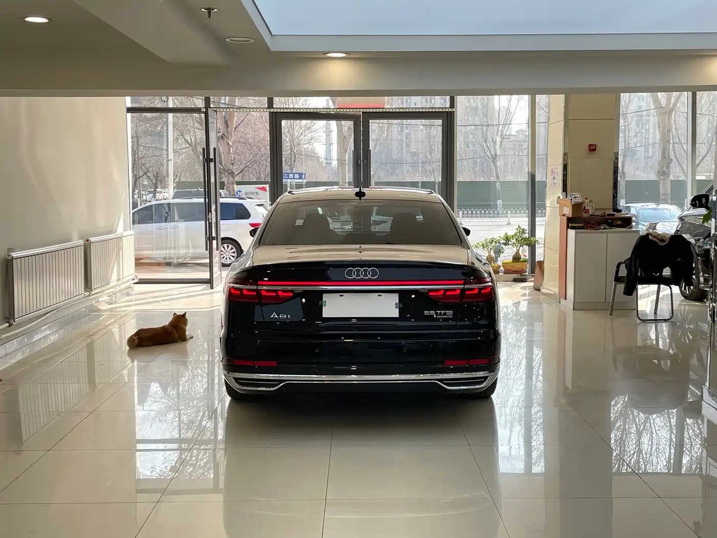 AUDI A8