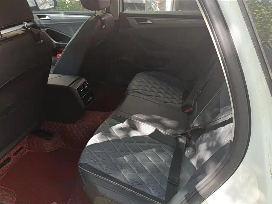 Volkswagen Sagitar 2023 300TSI DSG Surpassing Edition фото 11