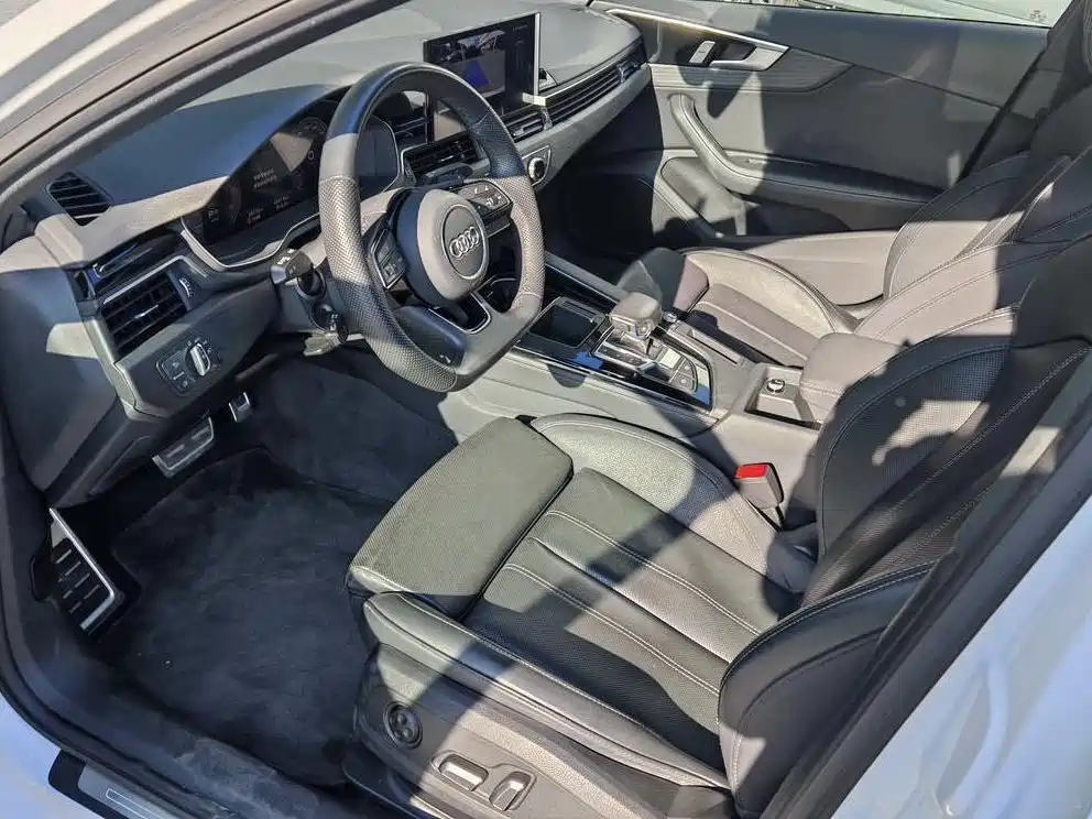 Audi A4L 2023 40 TFSI Luxury Sport фото 9