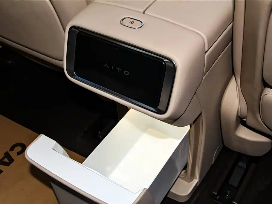 AITO Wenjie AITO M9 2025 Extended Range Ultra 52kWh 6-Seater фото 30