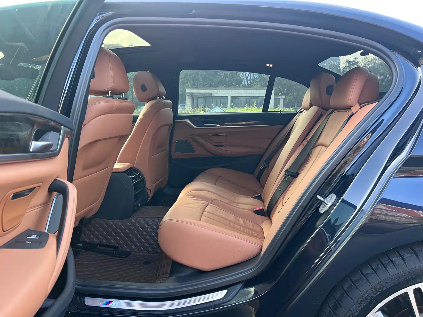 BMW 5 Series 2018 530Li Leading M Sport Package фото 35