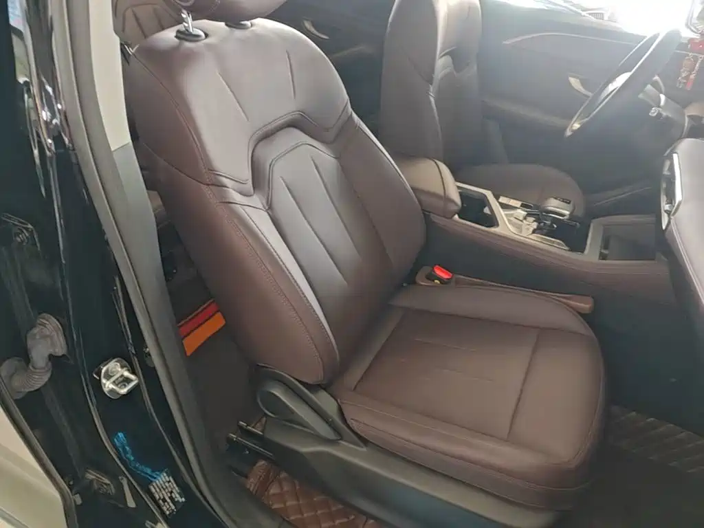 Jetour X90 PLUS 2024 2024 1.6TD DCT Big Family Happy Edition 7-seater