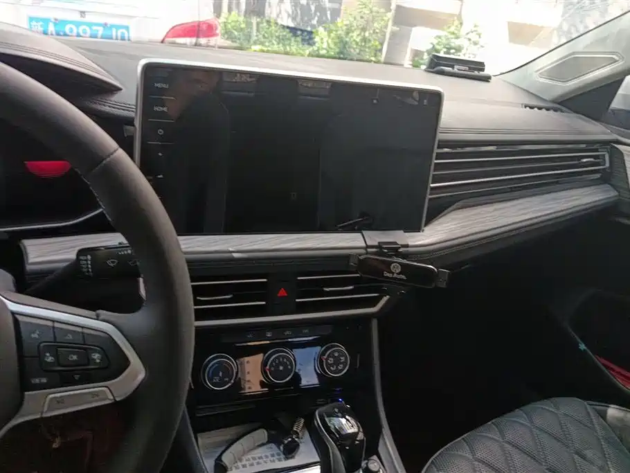 Volkswagen Sagitar 2023 300TSI DSG Surpassing Edition фото 13