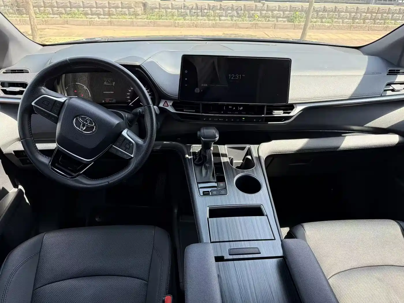 Toyota Sienna 2021 2.5L Hybrid Premium Edition фото 7