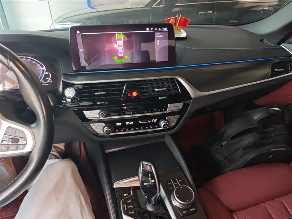 BMW 5 Series New Energy 2021 535Le Pioneer Edition M Sport Package фото 13