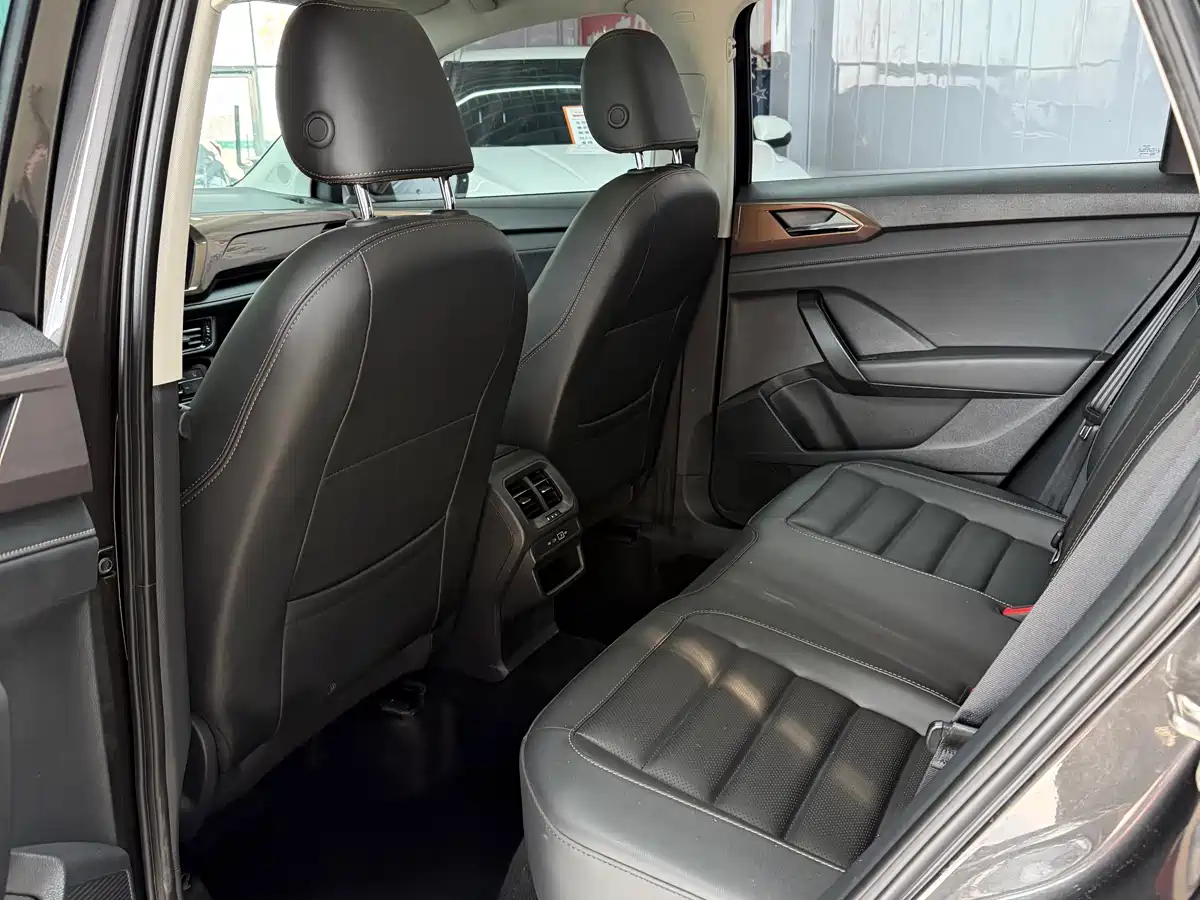 Volkswagen Tharu 2022 280TSI FWD Luxury Edition фото 11