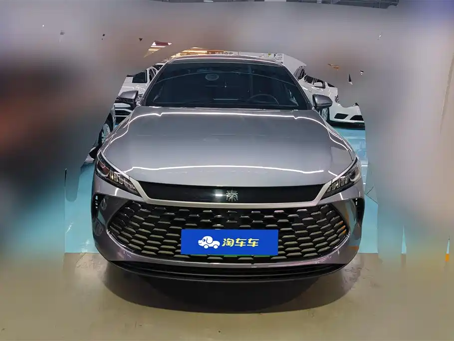 BYD Qin PLUS 2025 DM-i Smart Drive 55KM Leader фото 2