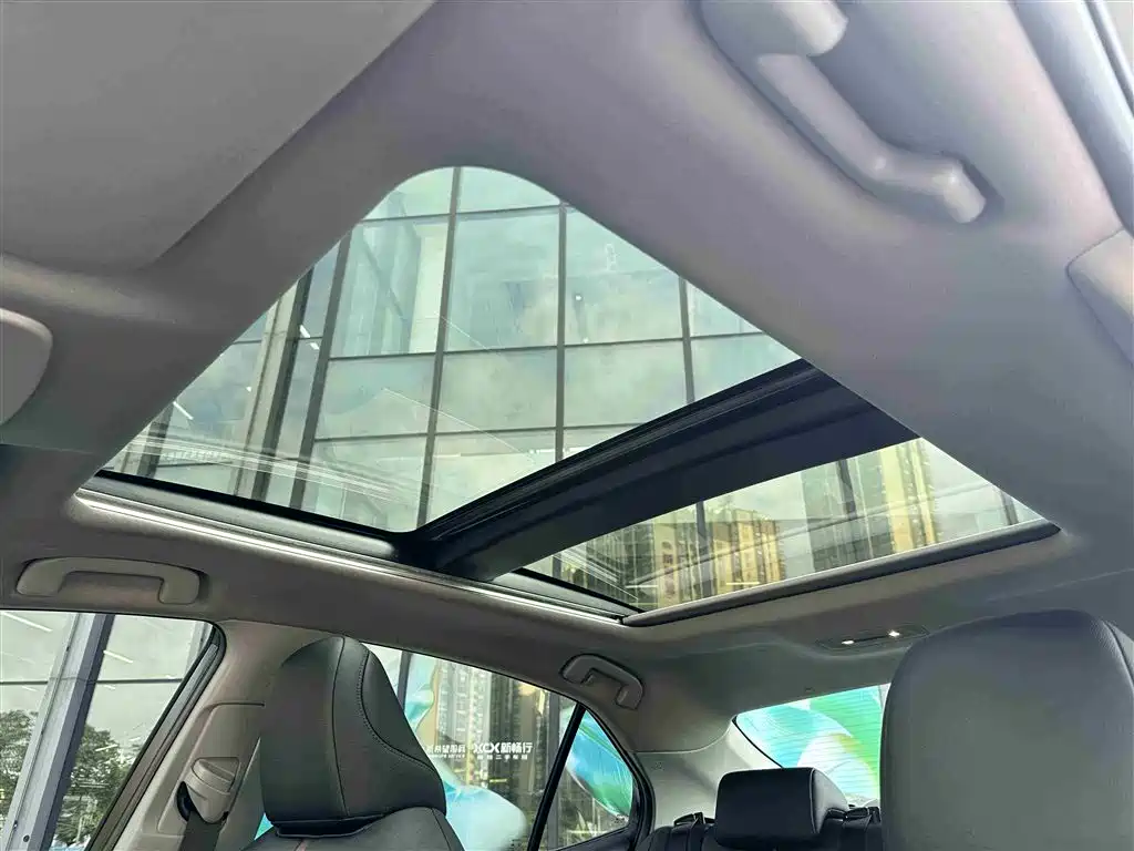 Toyota Camry 2021 2.5G Luxury Edition фото 23