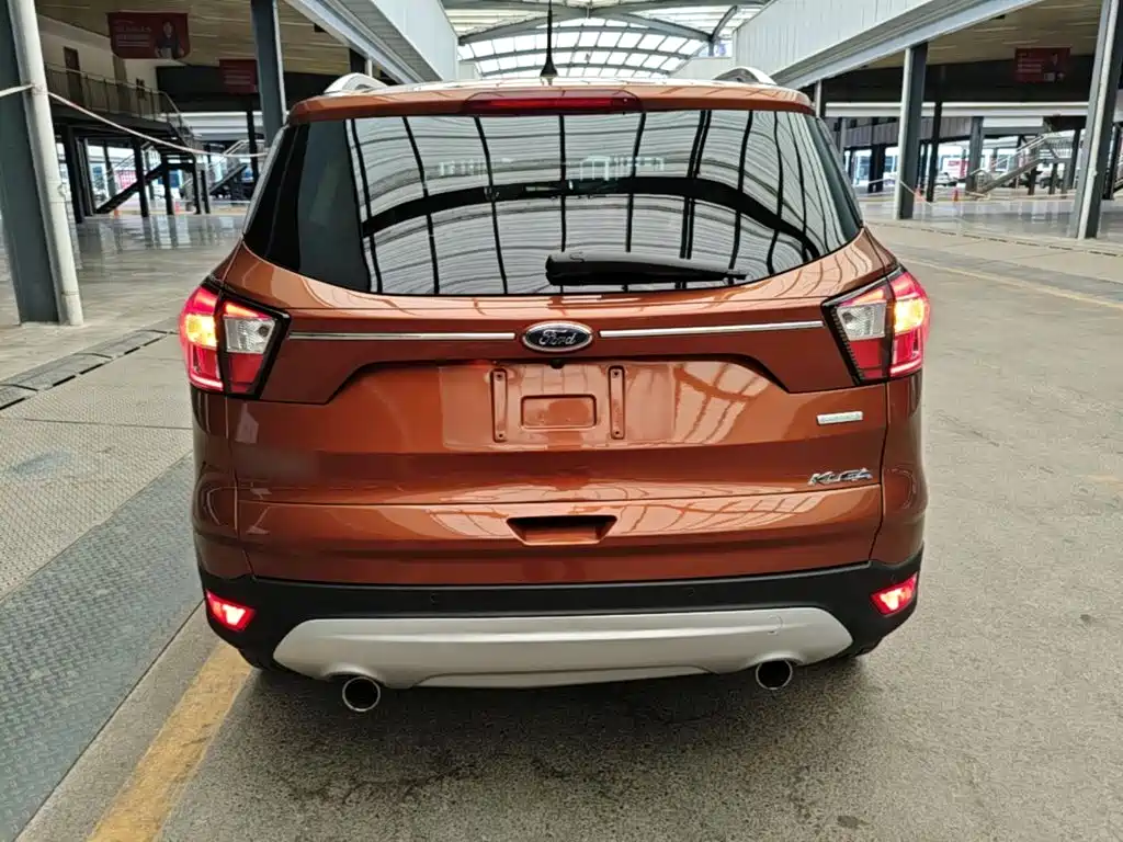 Фото 6 - Ford Kuga