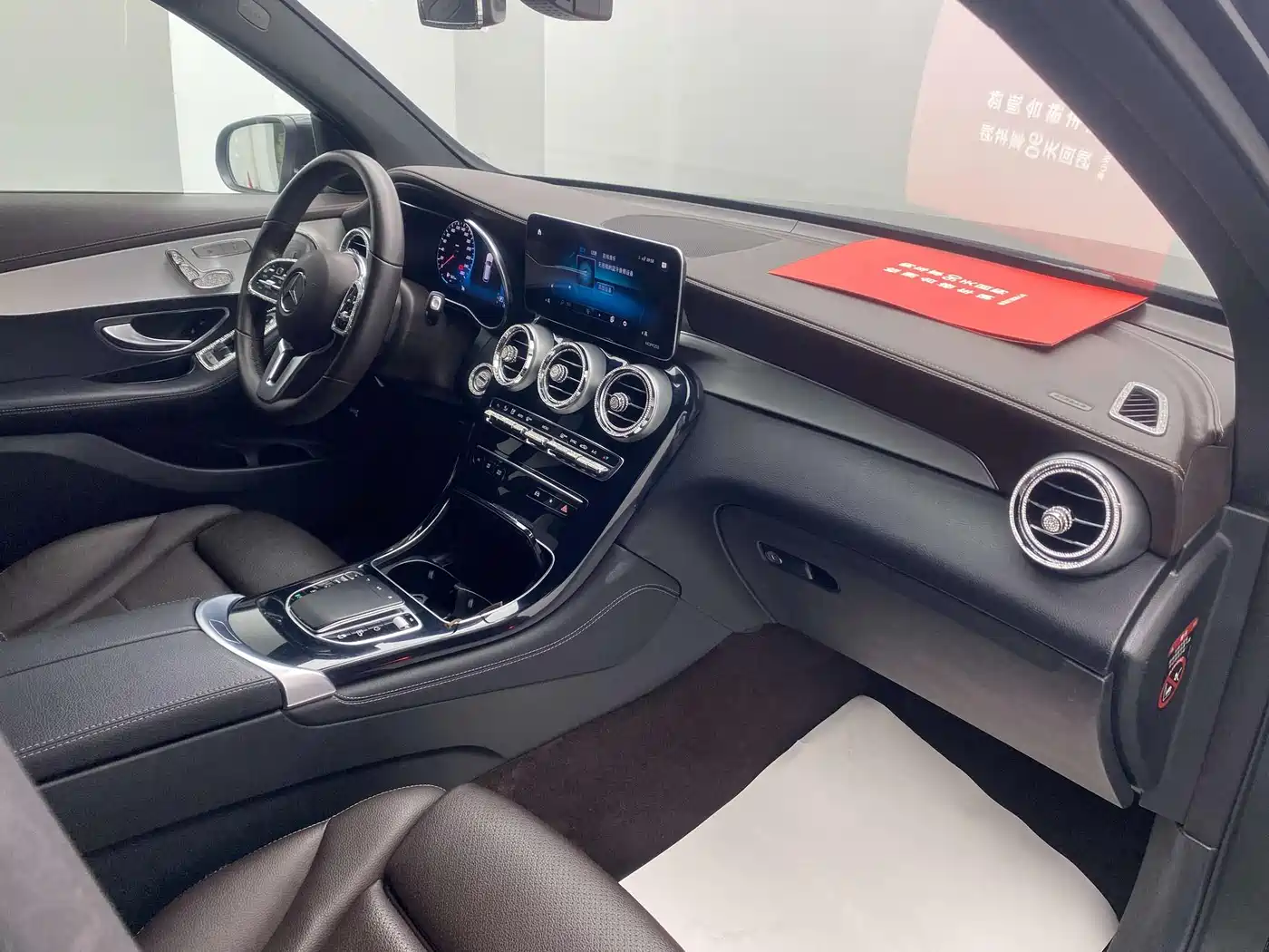 Mercedes-Benz GLC 2021 GLC 260 L 4MATIC Sporty фото 16