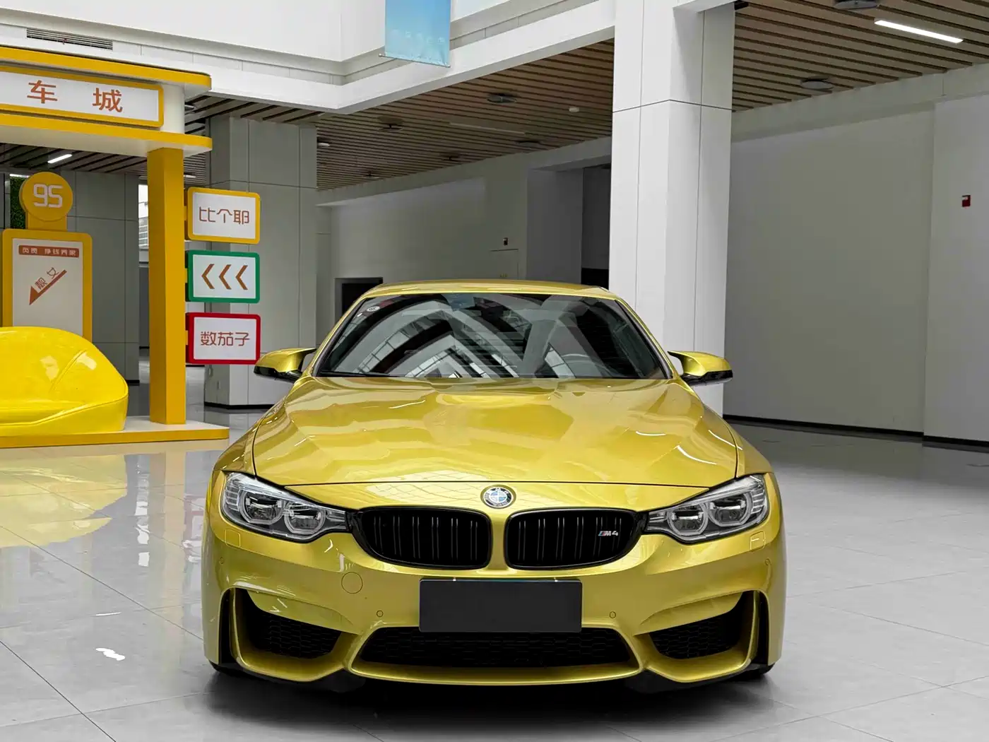 BMW M4 2016 M4 Convertible Racing Limited Edition фото 2