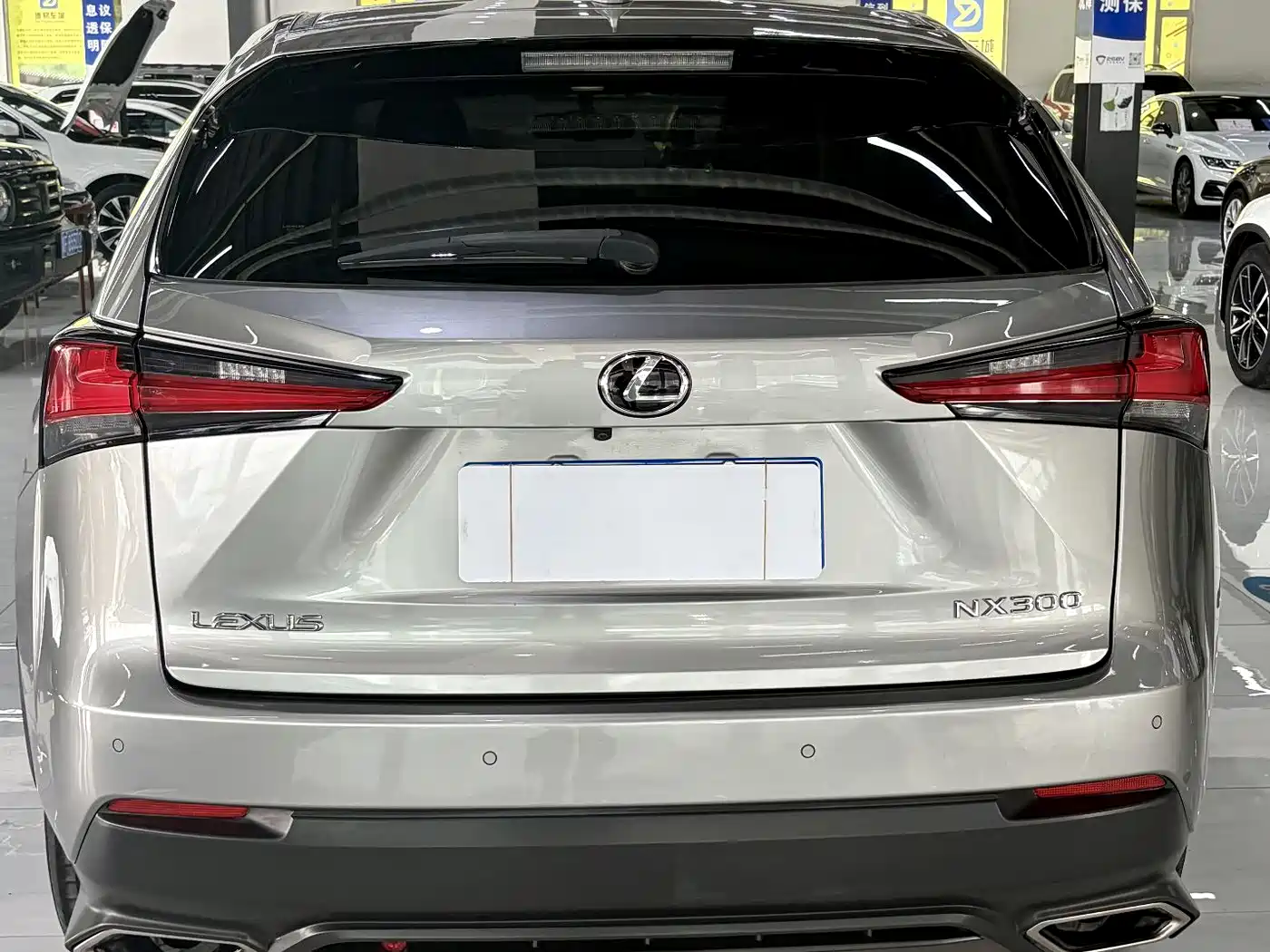 Lexus NX 2017 300 FWD Sharp Edition фото 4