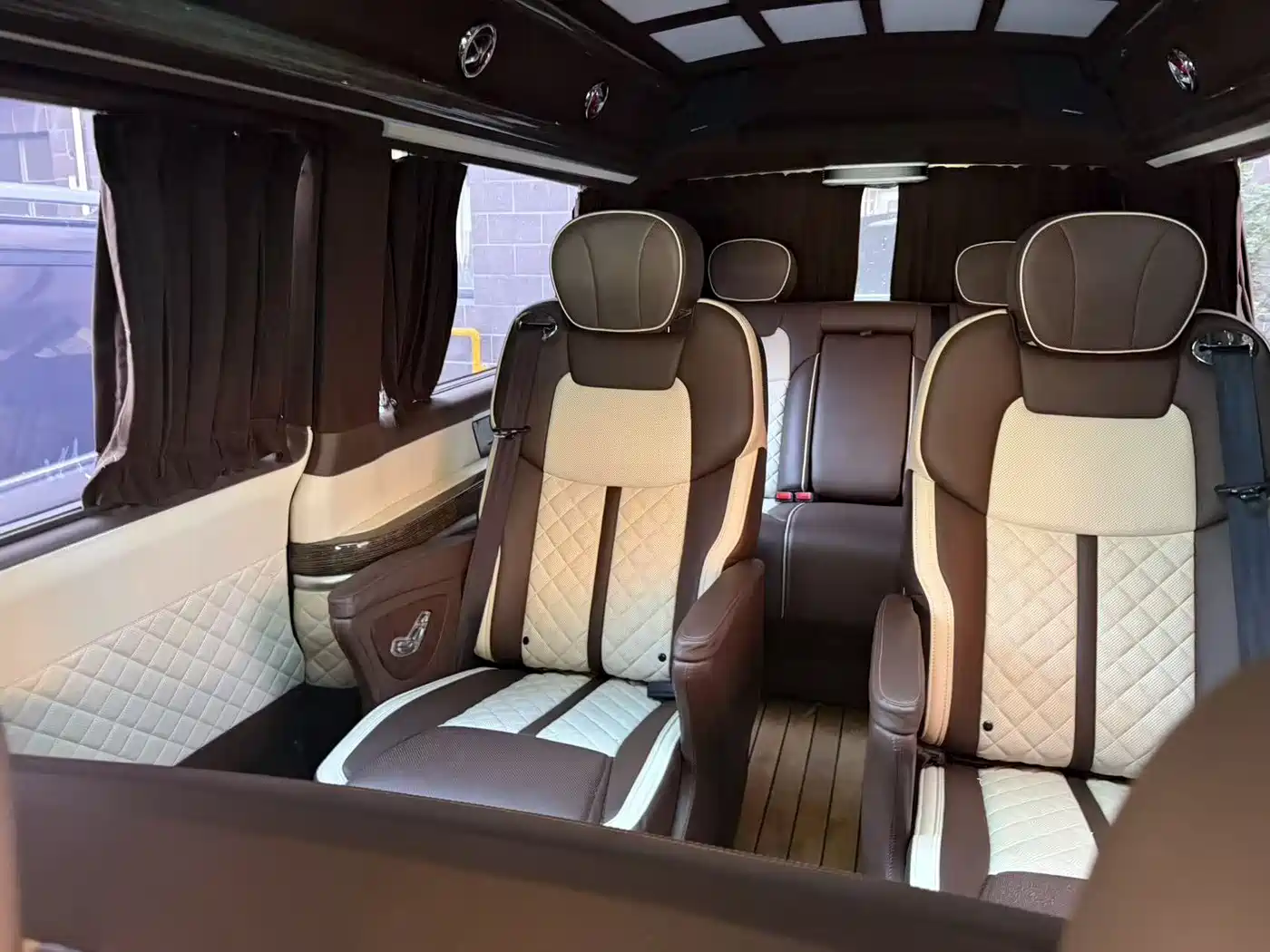 Volkswagen Caravelle 2019 2.0TSI 4WD Luxury 7-seater фото 4