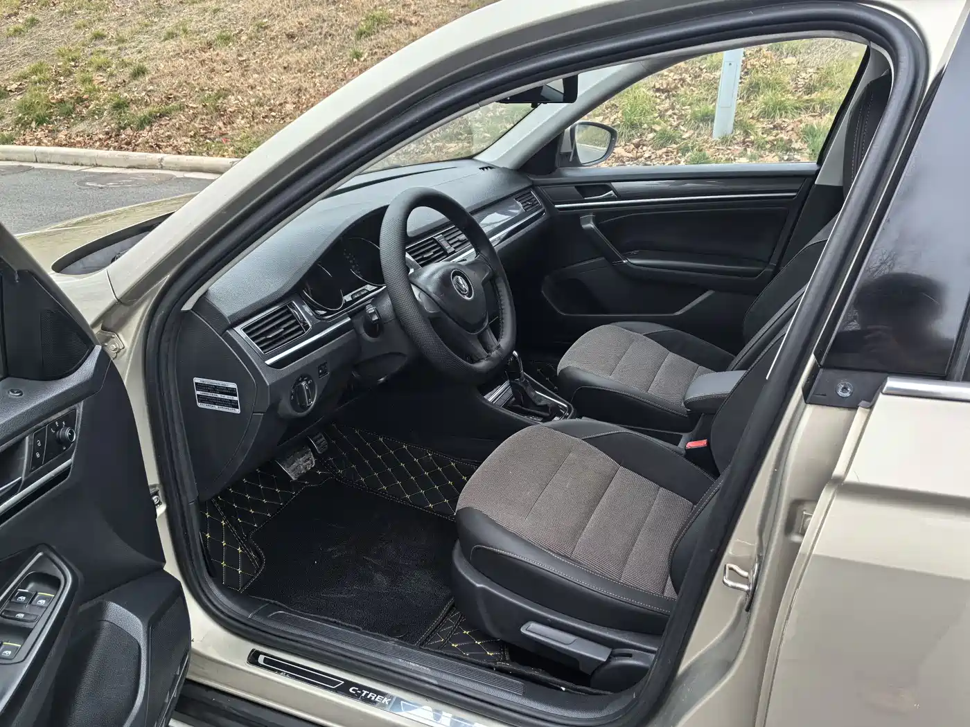 Volkswagen C-TREK 2017 1.6L Automatic Comfort фото 5