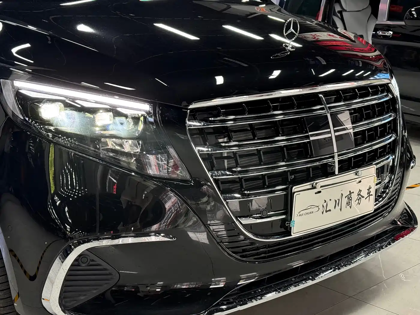 Mercedes-Benz Vito 2024 2.0T Elite Edition 7-Seater фото 2