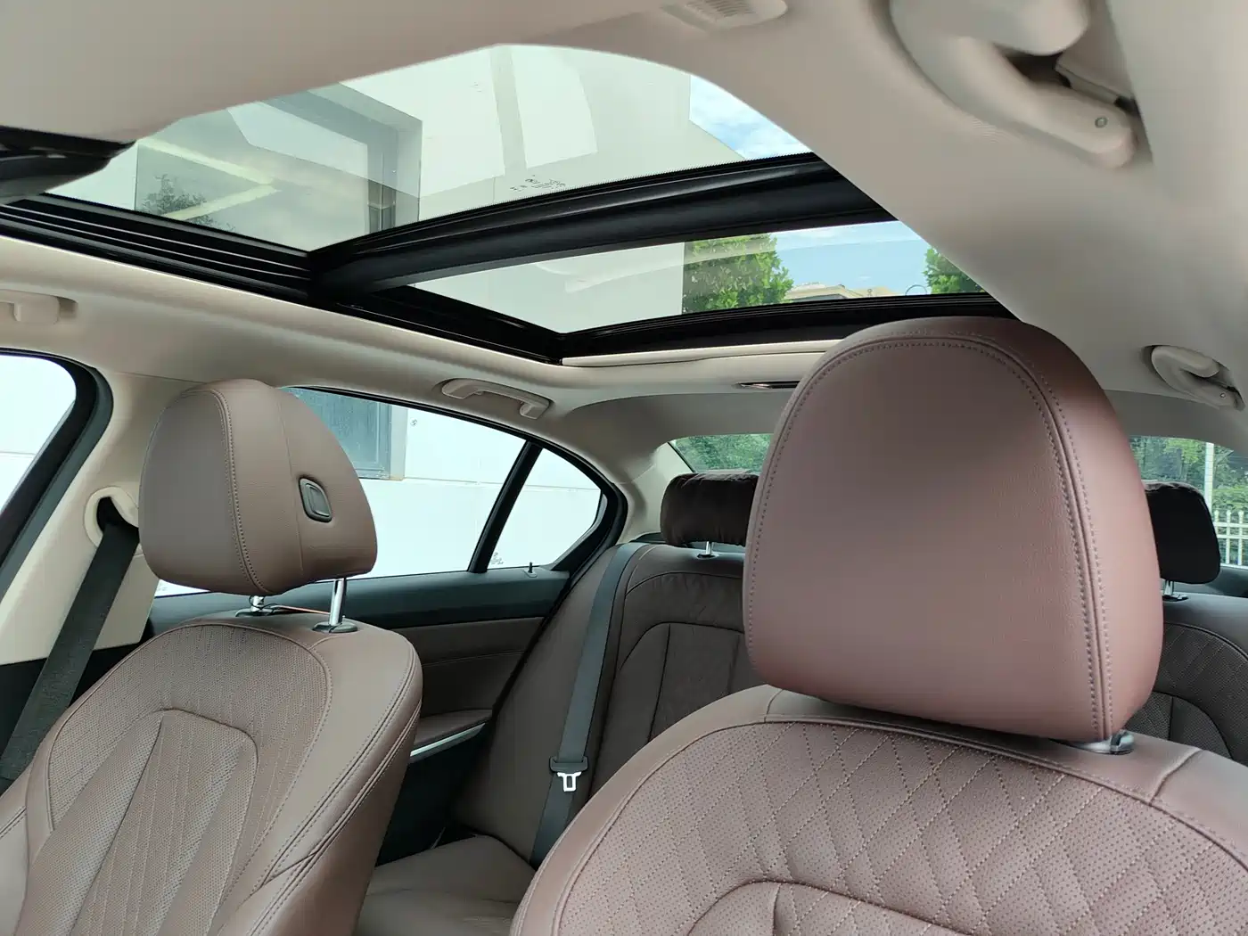 BMW 3 Series 2023 325Li M Sport Black Night Package фото 7