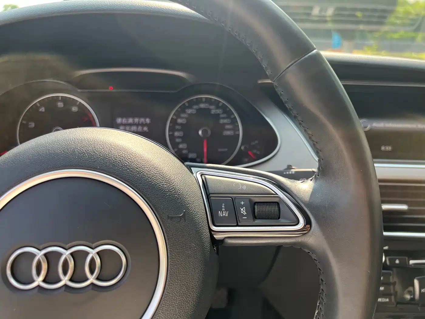 Audi A4L 2015 45 TFSI quattro Individual Sport фото 9