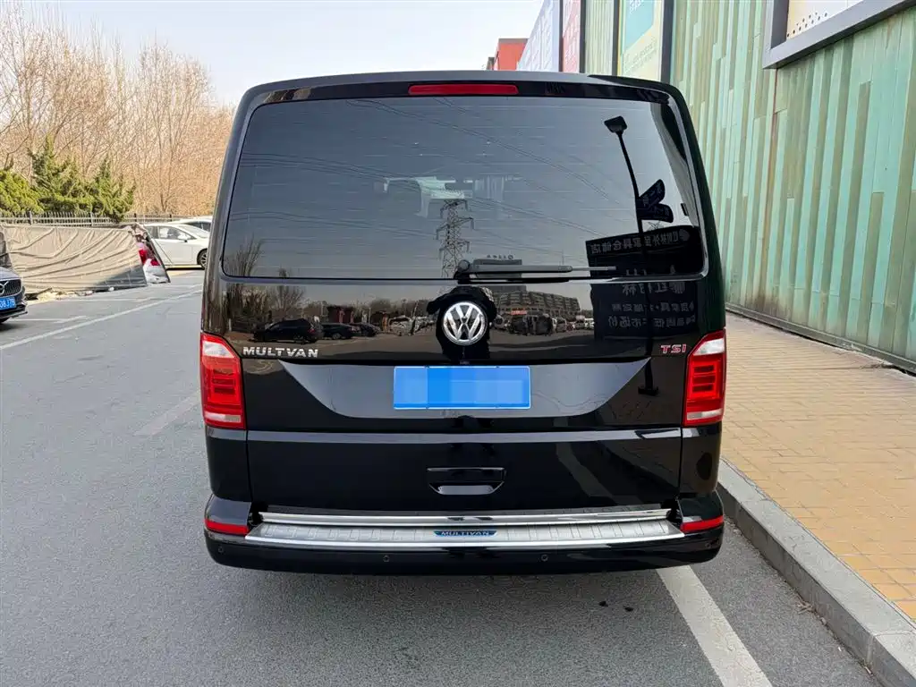 Volkswagen Multivan 2018 2.0TSI 4WD Premium Edition 7-Seater фото 13