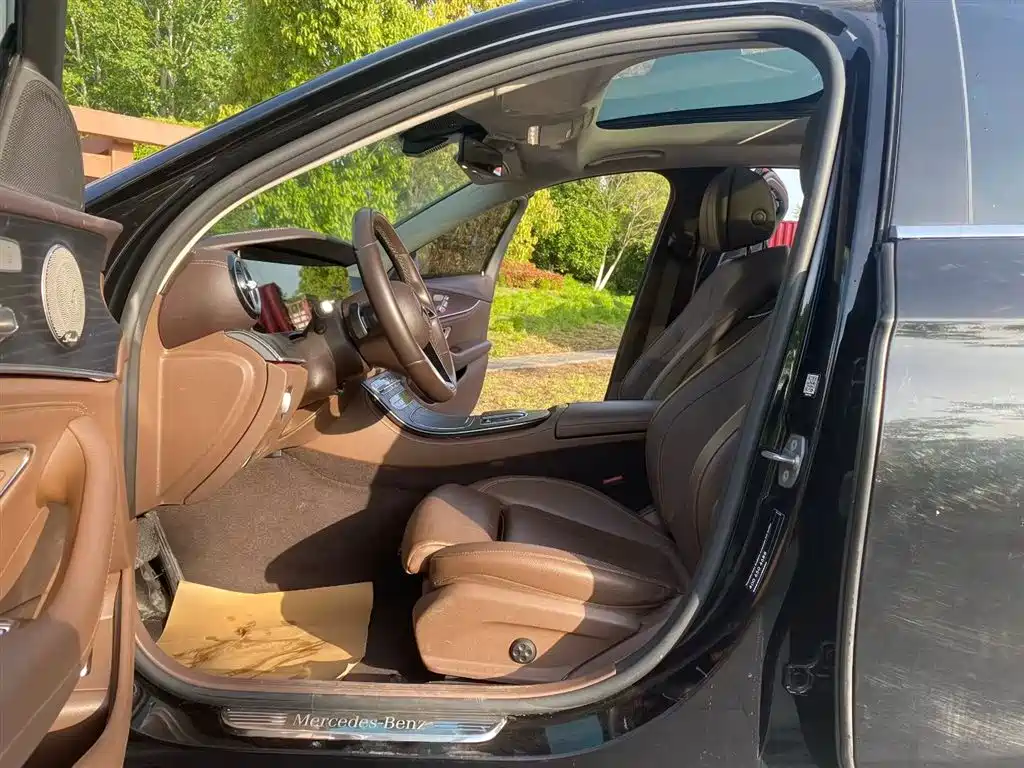 Mercedes-Benz E-Class 2022 Second Facelift E 300 L Luxury фото 5