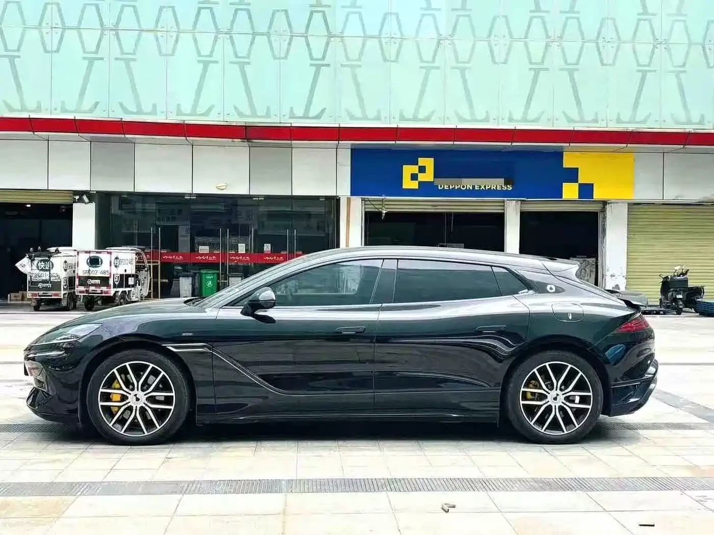 Denza Z9GT 2024 Model 1100 AWD Max Edition фото 4