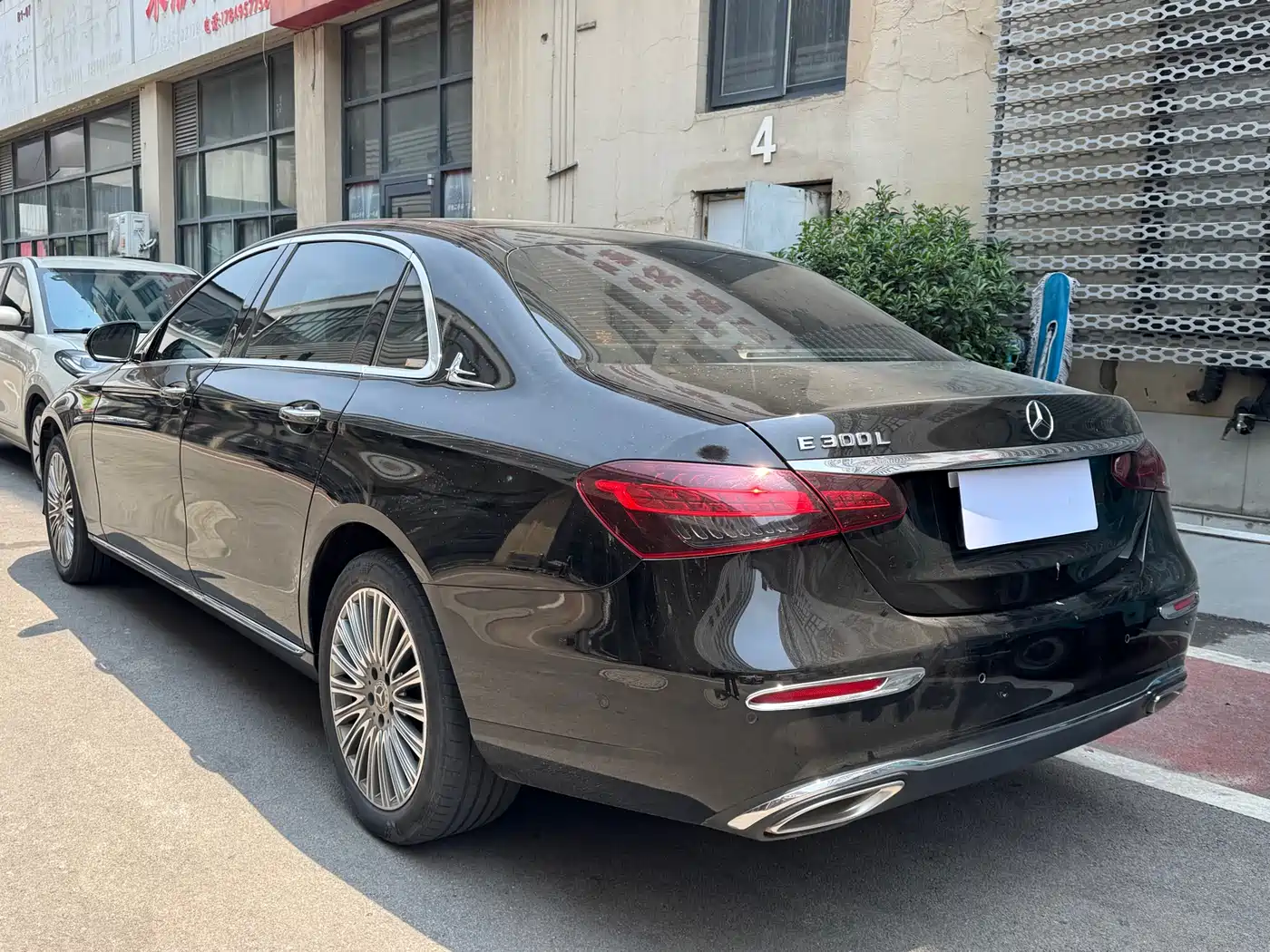 Mercedes-Benz E-Class 2022 E 260 L фото 9