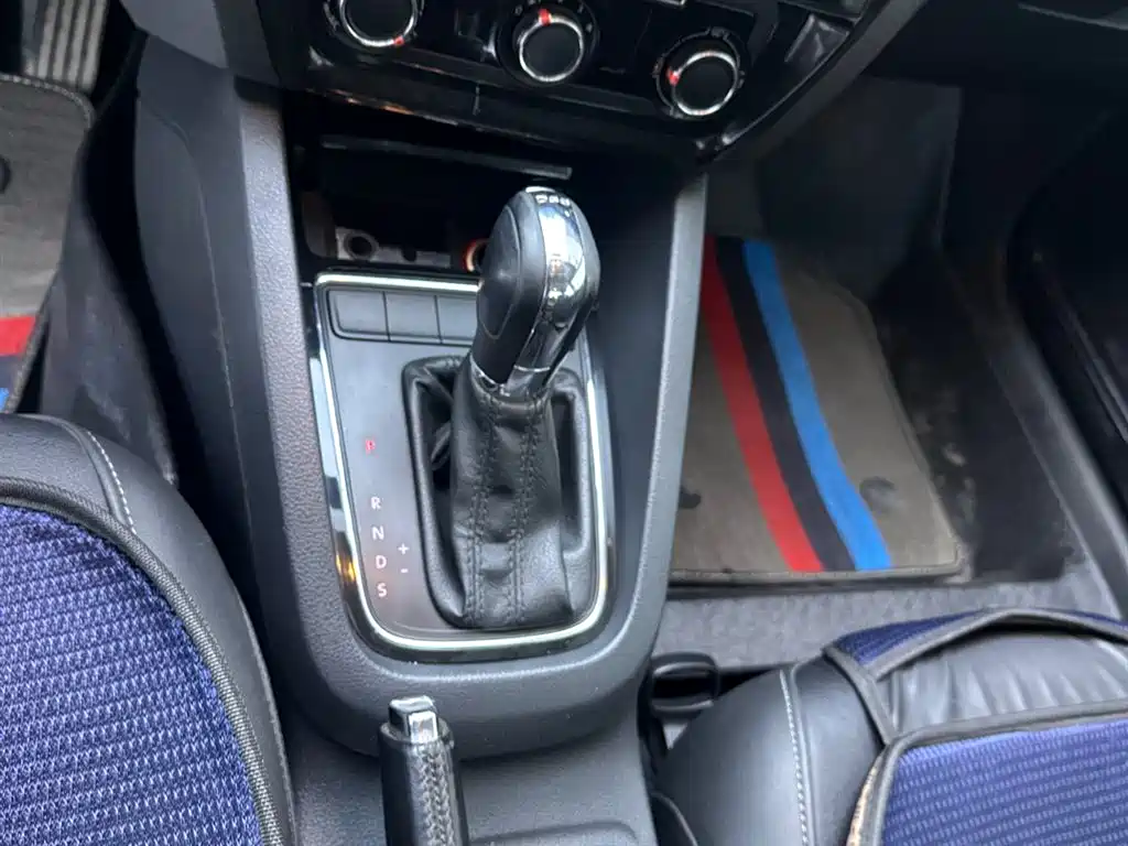 Volkswagen Sagitar 2015 230TSI Automatic Comfort фото 19