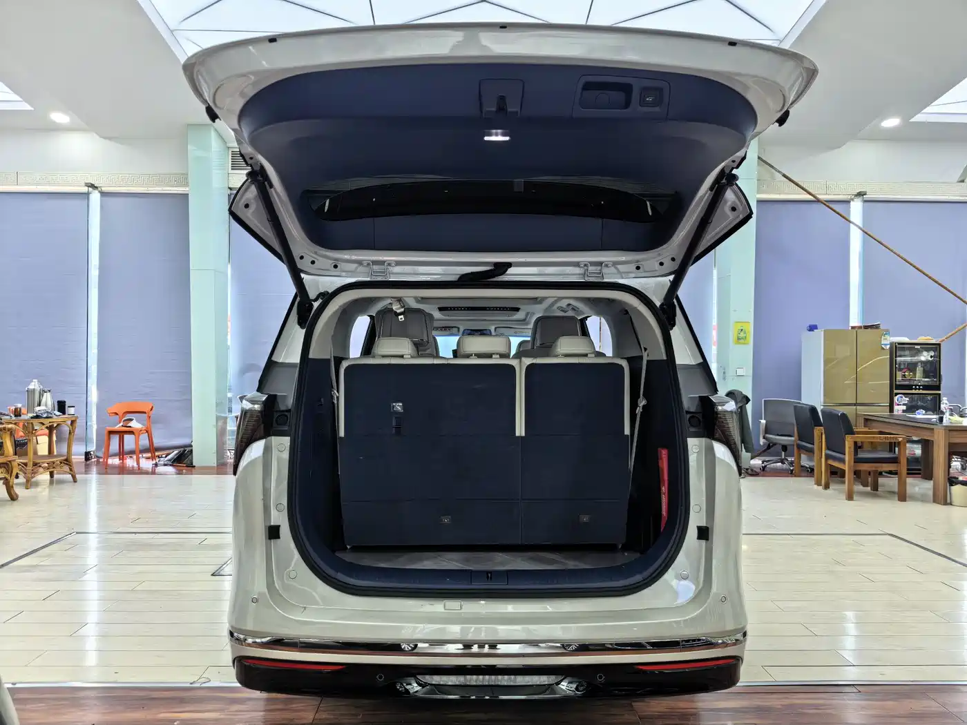 Buick GL8 New Energy 2024 Landglory Luxury Edition 7-Seater фото 18
