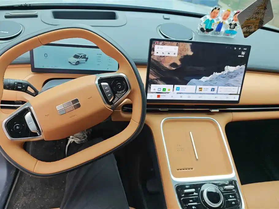 Geely Galaxy Galaxy Starship 7 EM-i 2025 Model 120km Explorer+ Edition фото 11