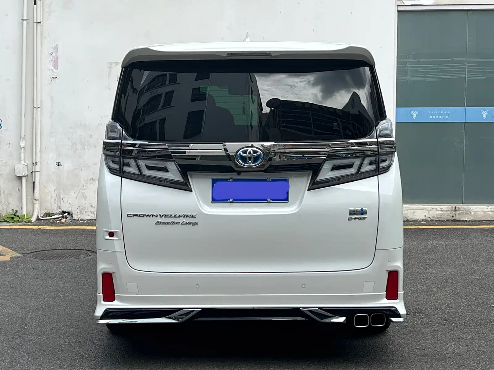 Фото 8 - Toyota Vellfire