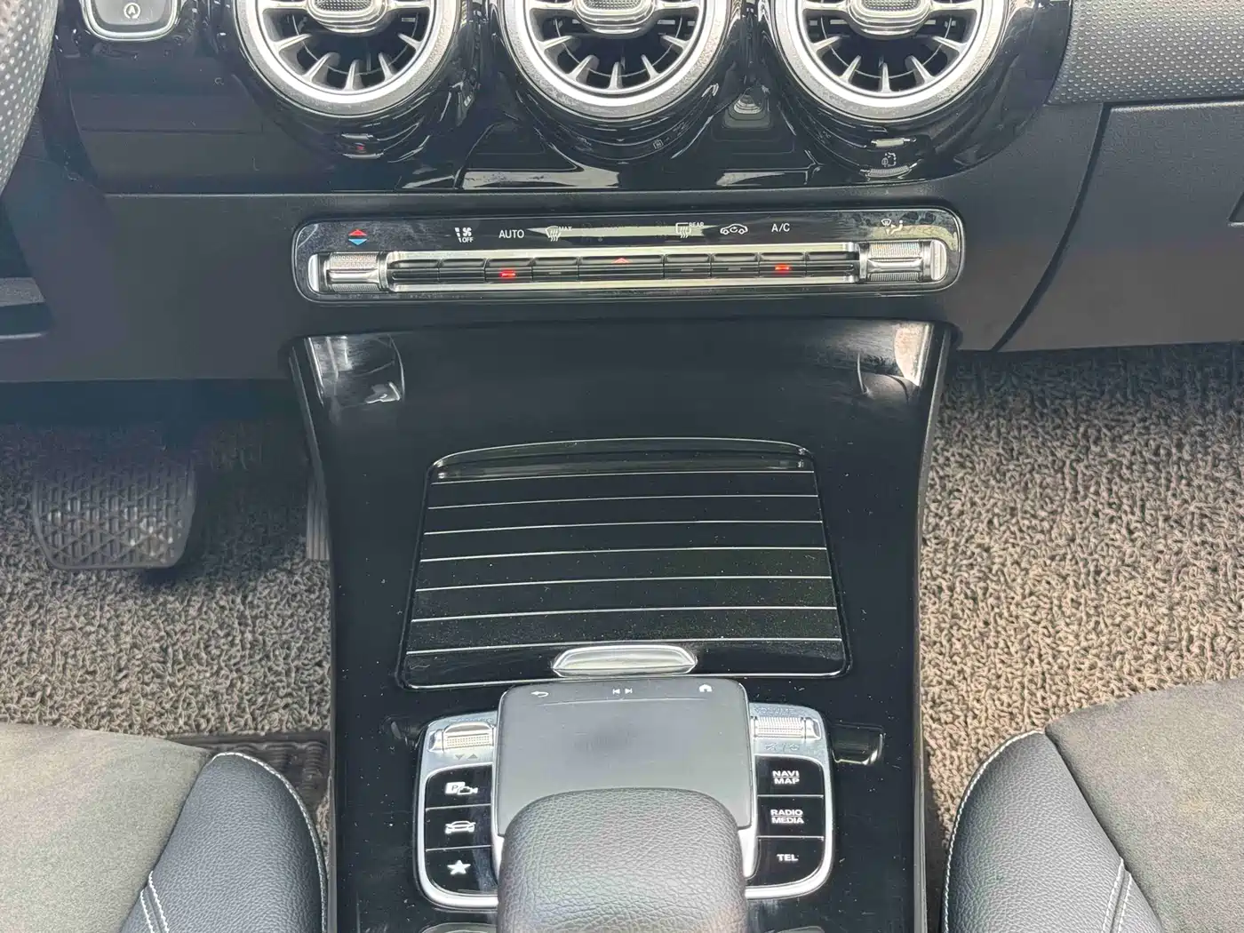 Mercedes-Benz A-Class 2020 A 200 L Sport Sedan фото 19