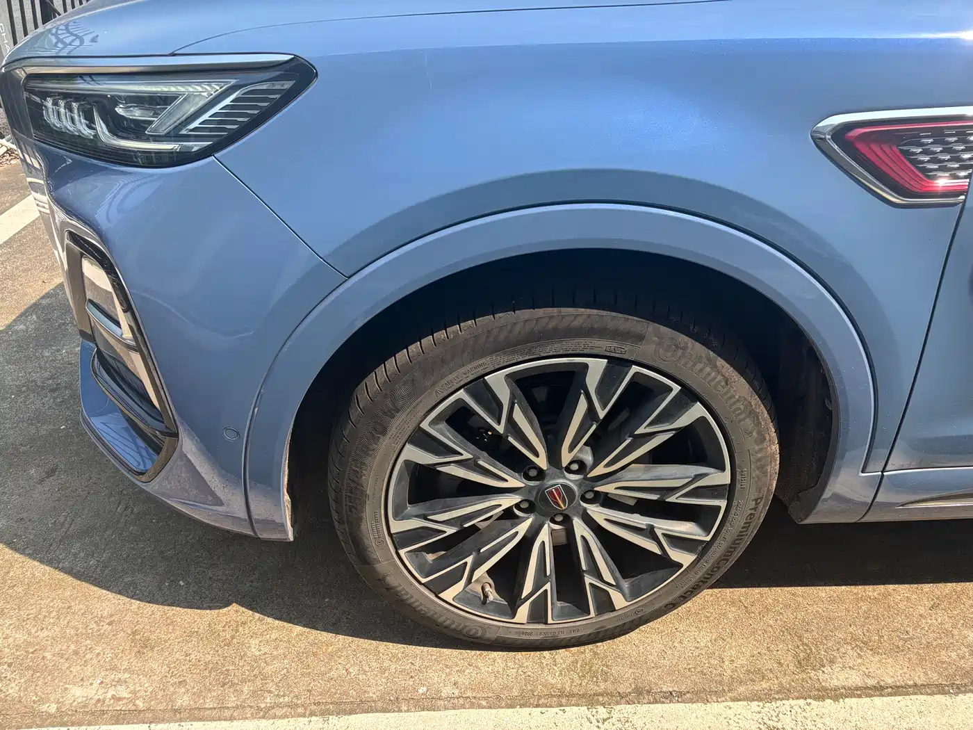 Hongqi HS5 2023 2.0T 4WD Flag Leader Pro фото 2