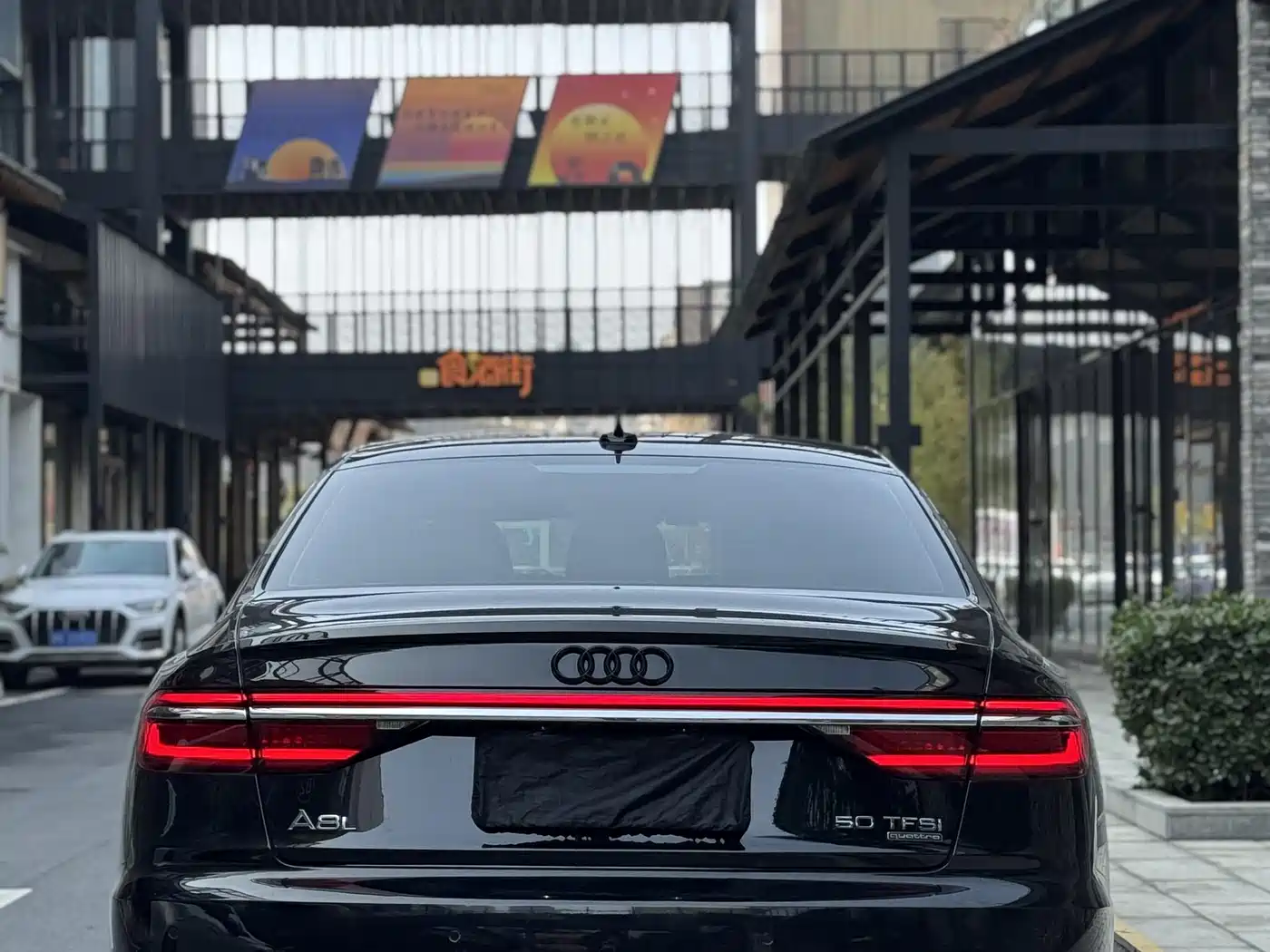 Audi A8 2022 A8L 50 TFSI quattro Comfort Collector's Edition фото 3